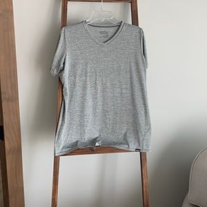 Patagonia short sleeve v-neck in gray